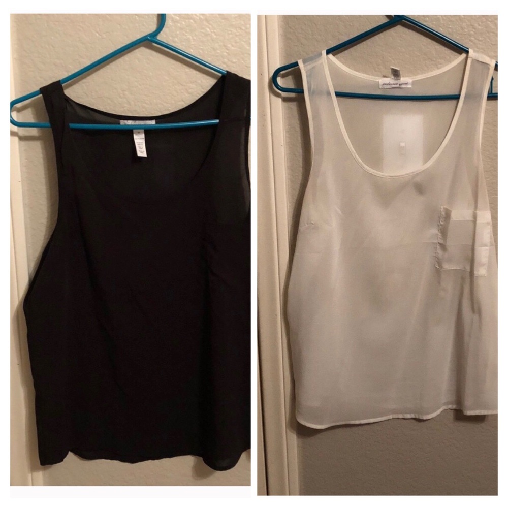 Black & white sleeveless blouse